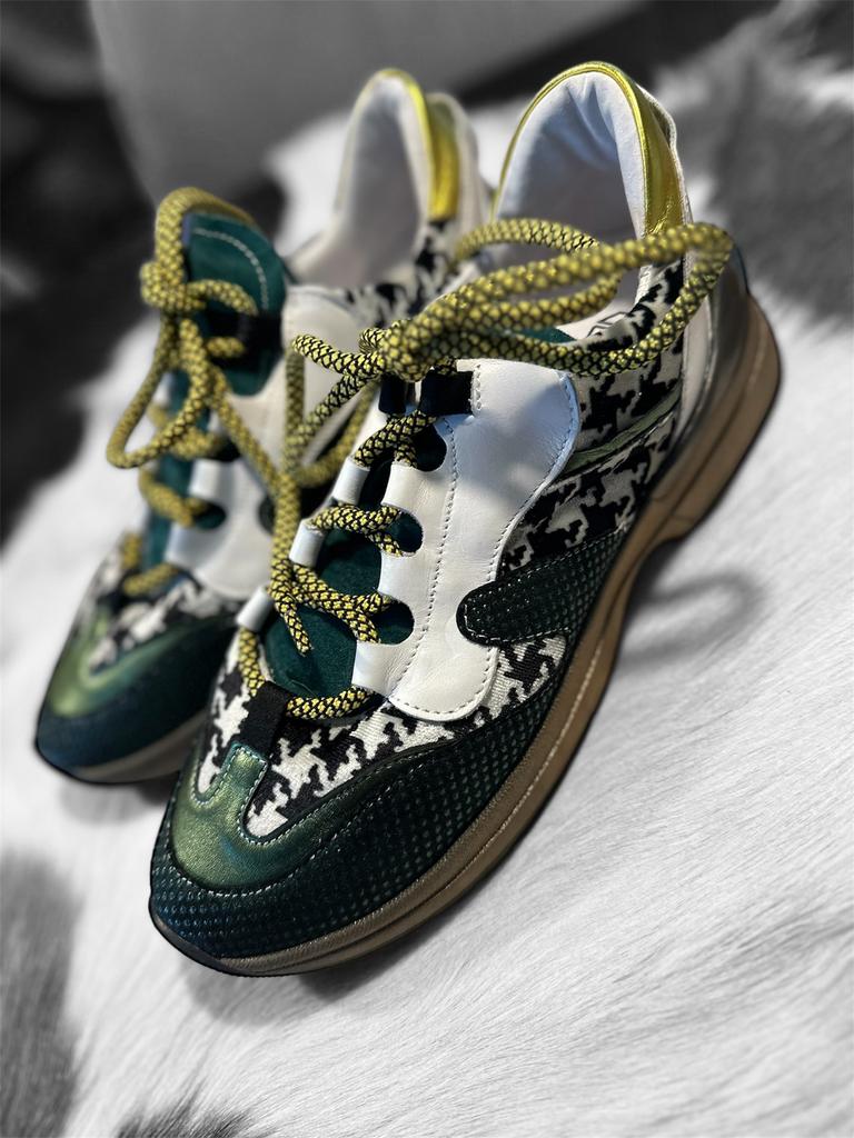 Vaddia Sneakers maat 40. Zgan !!!!, Ophalen of Verzenden, Zo goed als nieuw, Groen, Sneakers of Gympen