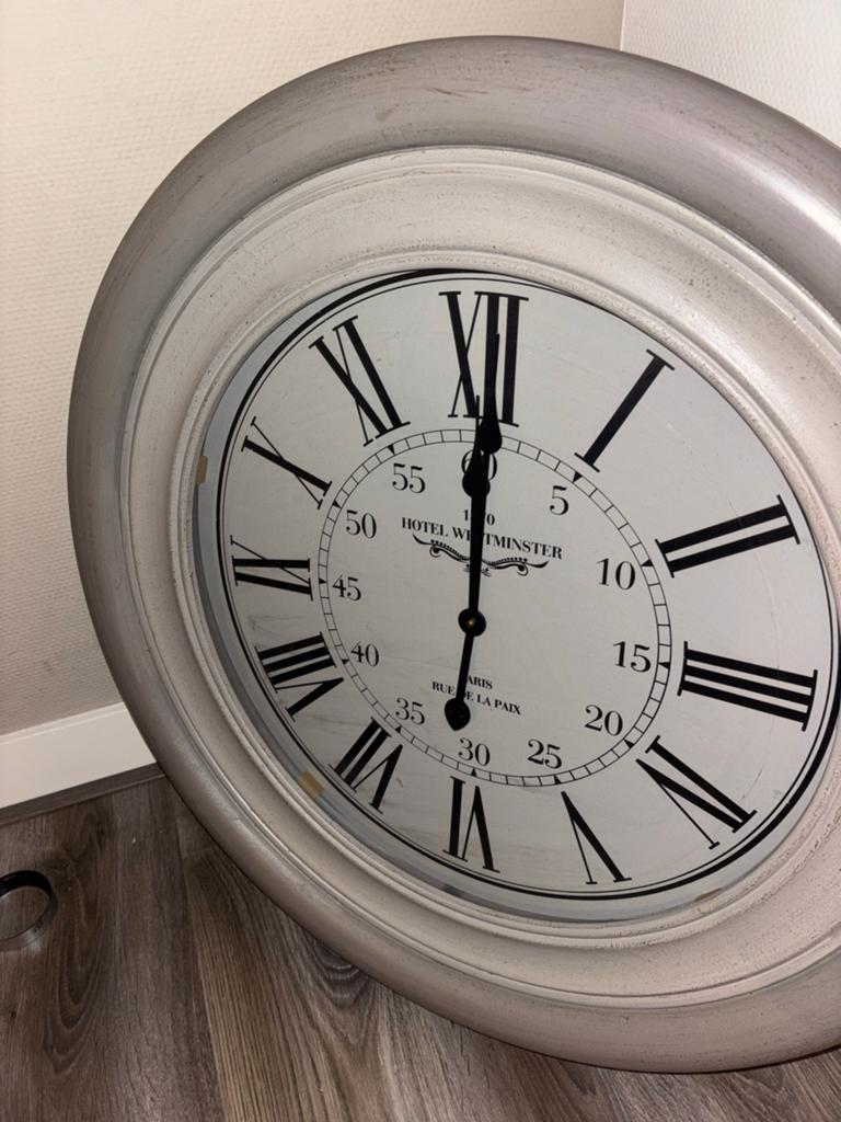 Grote wandklok - 78 cm diameter - Hotel Westminster stijl, Huis en Inrichting, Woonaccessoires | Klokken, Zo goed als nieuw, Wandklok
