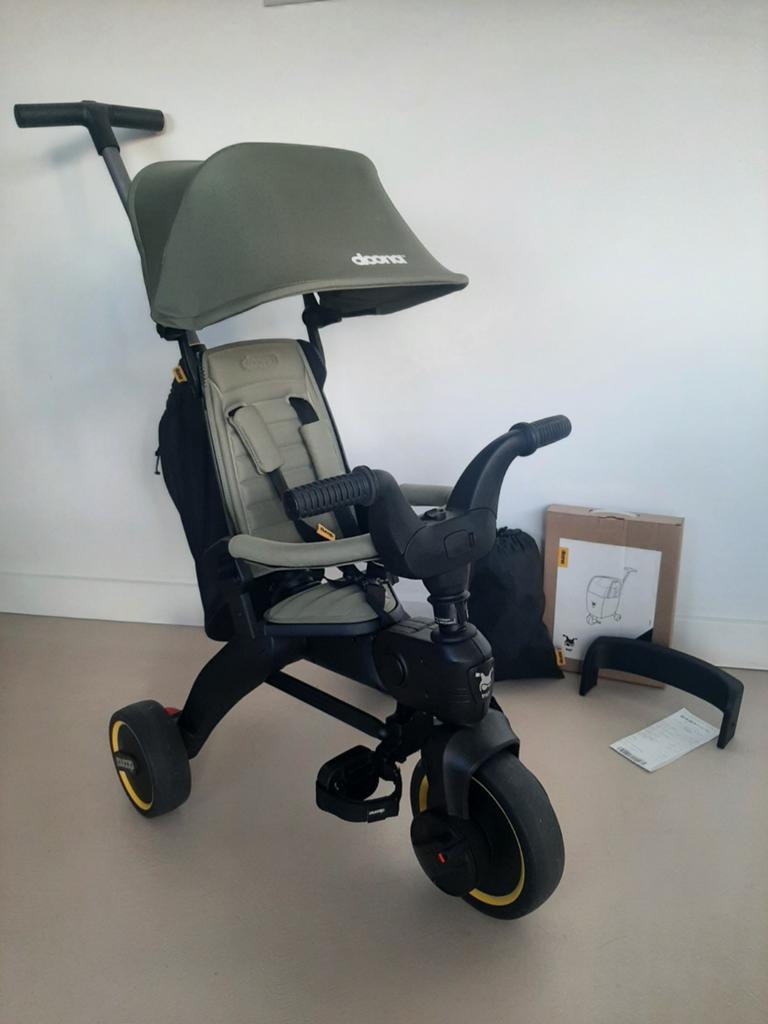 Doona Liki Trike S3 opvouwbare driewieler, Ophalen, Zo goed als nieuw, Doona, Duwstang