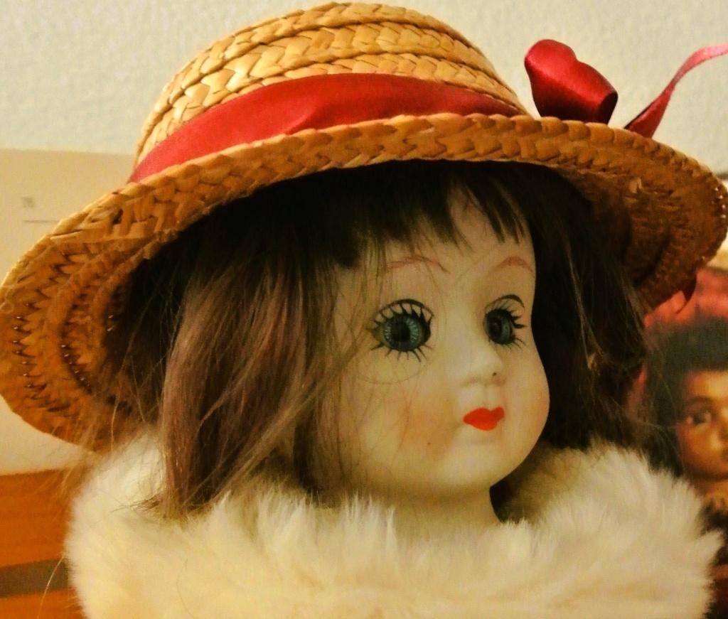 Poppenhoofd brocante buste klein pophoofd decoratief, Verzamelen, Poppen, Ophalen of Verzenden, Gebruikt, Pop
