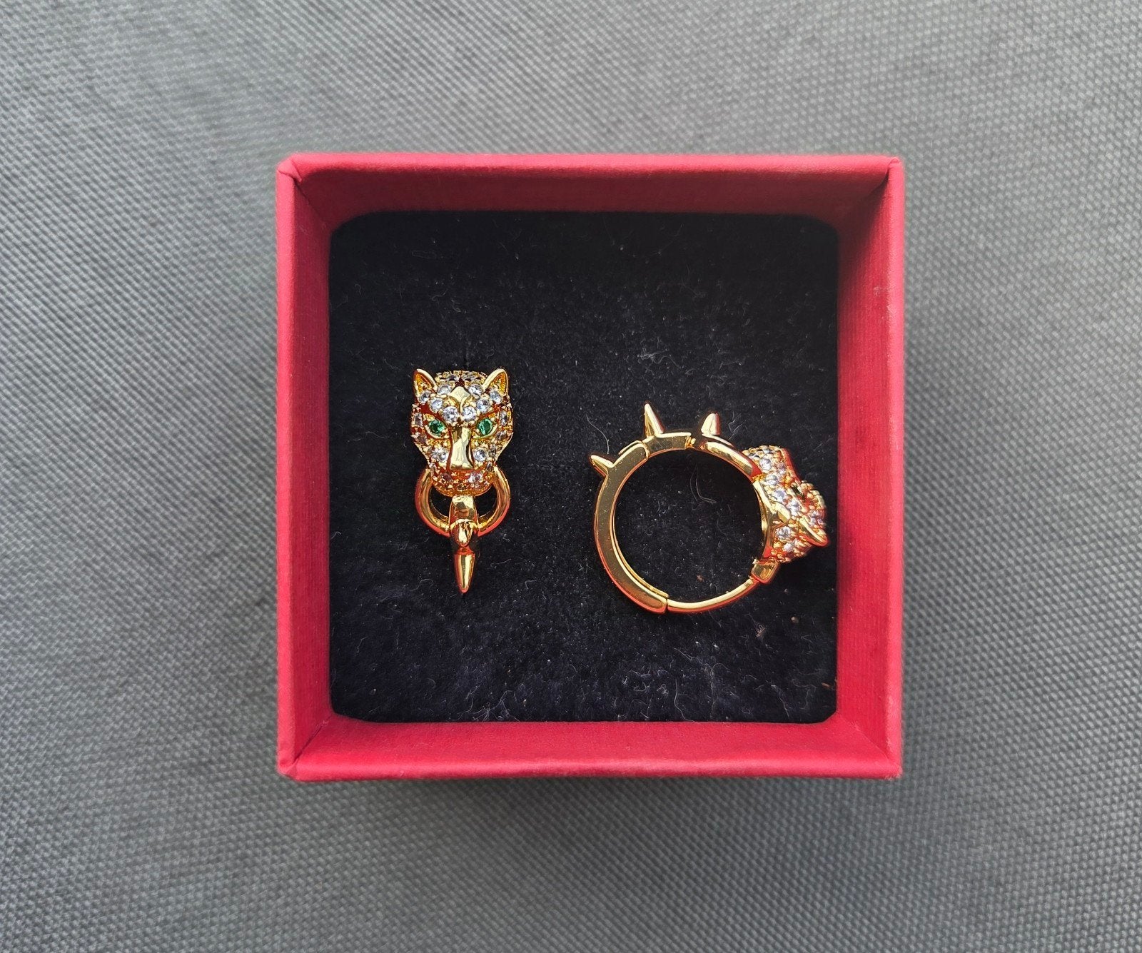 oorbellen van Anna + Nina Goudkleurig met steentjes nieuw, Hangers, Nieuw, Ophalen of Verzenden, Goud
