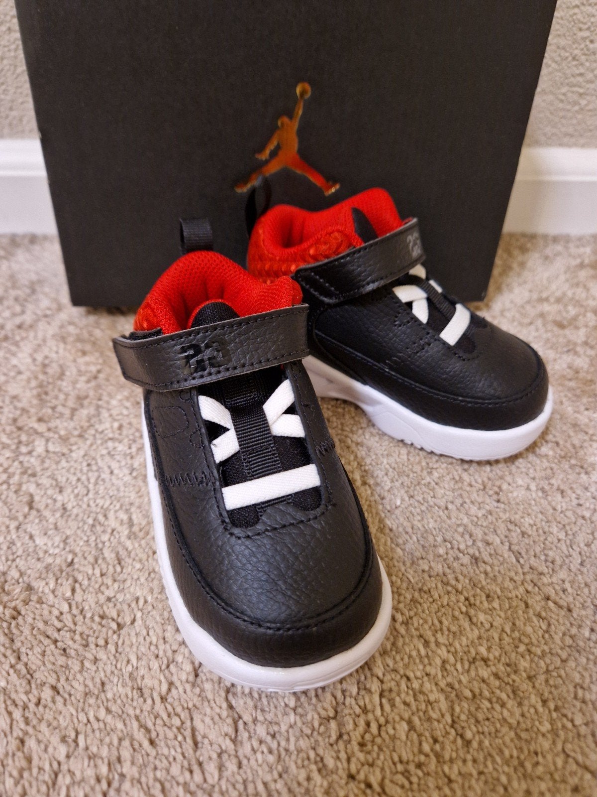 Jordan baby schoenen maat 21 - Zwart/Rood, Jongen of Meisje, Schoenen, Nieuw, Ophalen of Verzenden