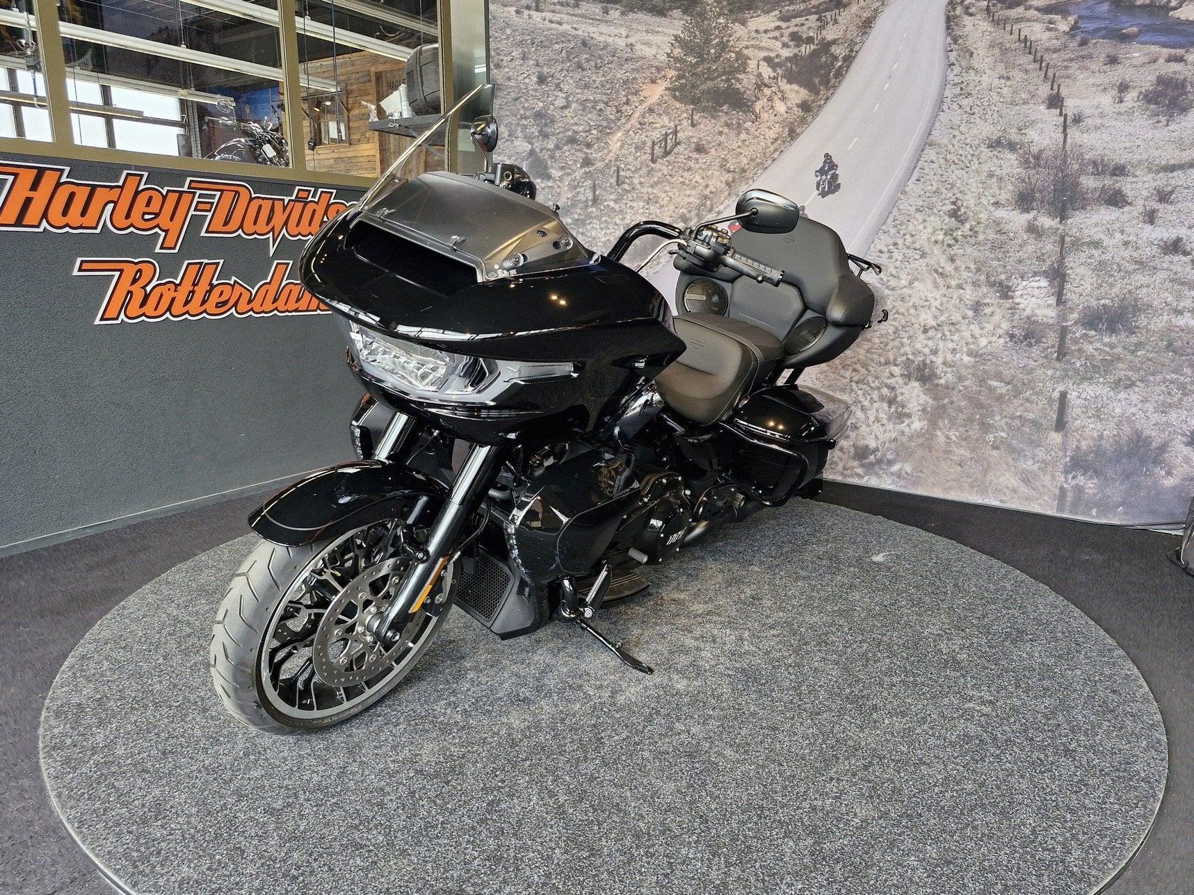 Harley-Davidson FLTRXL ROAD GLIDE LIMITED Black Trim - Vivid, Laan van Vredenoord 33
2289 DA  RIJSWIJK, NL, Bedrijf, Toermotor