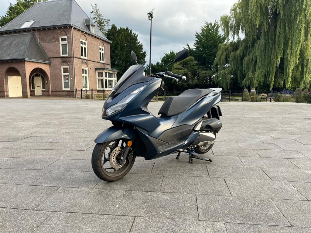 Honda PCX 125 bouwjaar 2023 yamaha scooter, Ophalen of Verzenden, Zo goed als nieuw, Benzine, Overige modellen