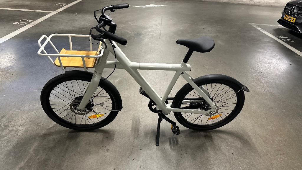 Vanmoof X2 wit | ZGAN, 240km (nieuwstaat), Elektrisch, Ophalen, Overige merken, 1 kind