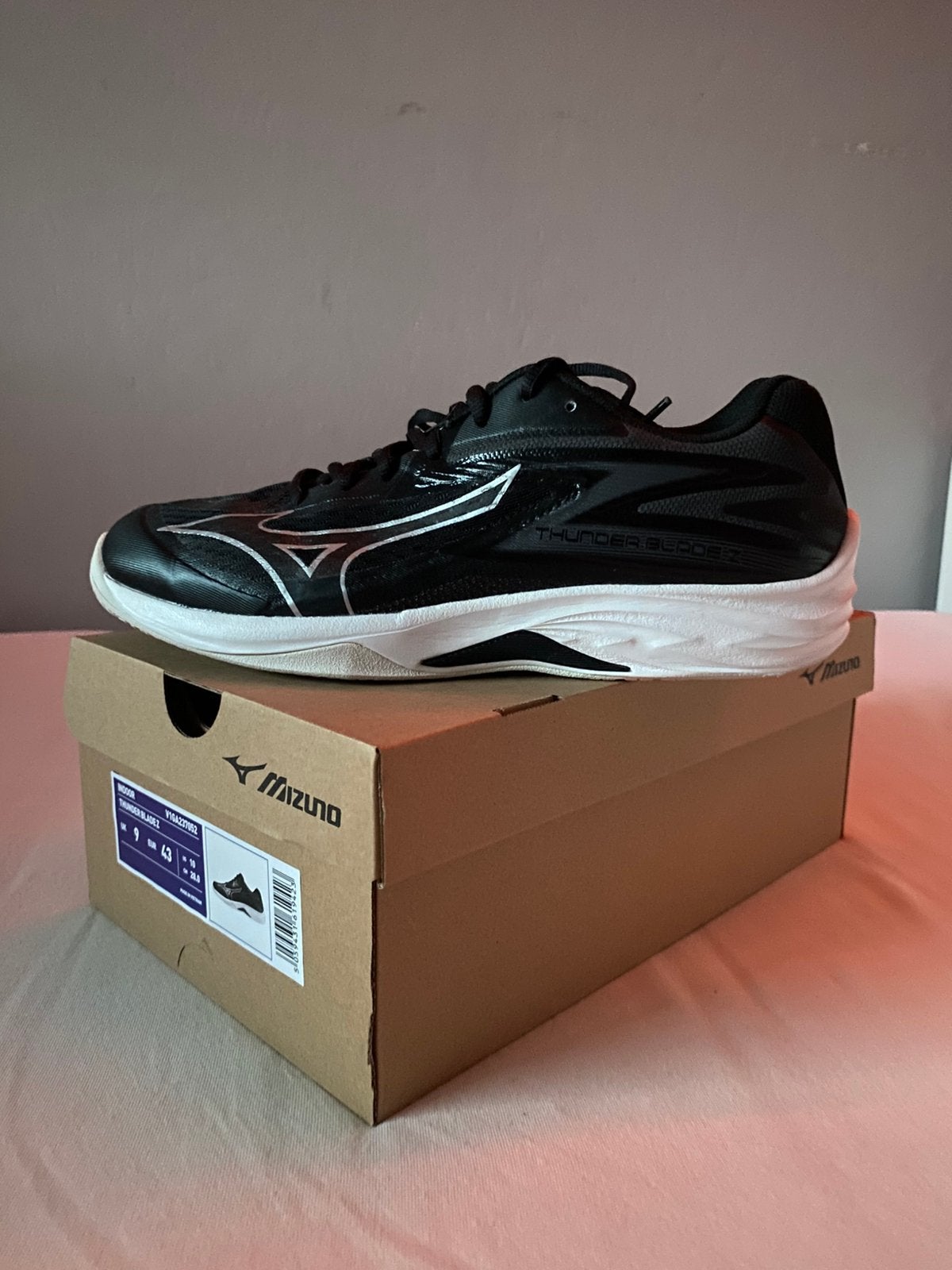 Mizuno Thunder Blade Z indoorschoenen maat 43 + doos, Ophalen of Verzenden, Zo goed als nieuw, Sportschoenen, Zwart