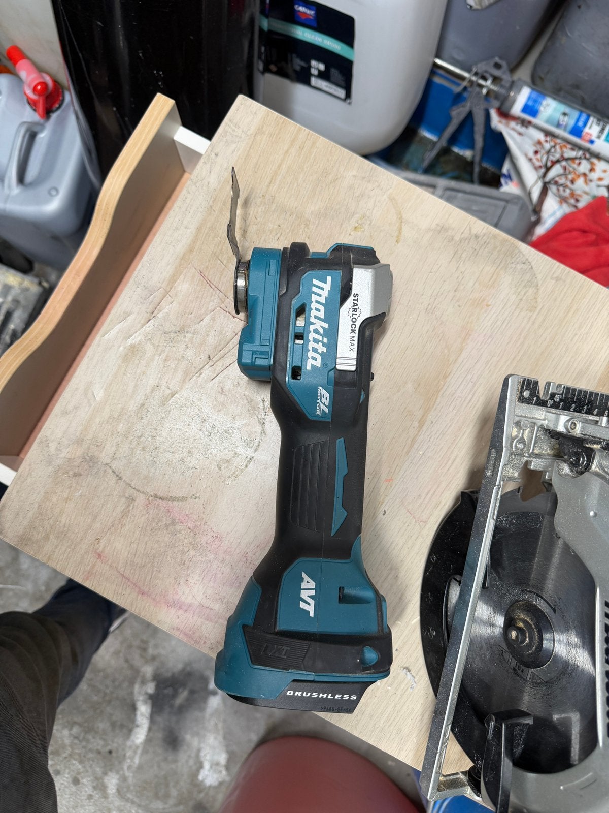 Makita 18v DTM52, Ophalen of Verzenden, Zo goed als nieuw, Minder dan 700 watt, Haakse handslijpmachine