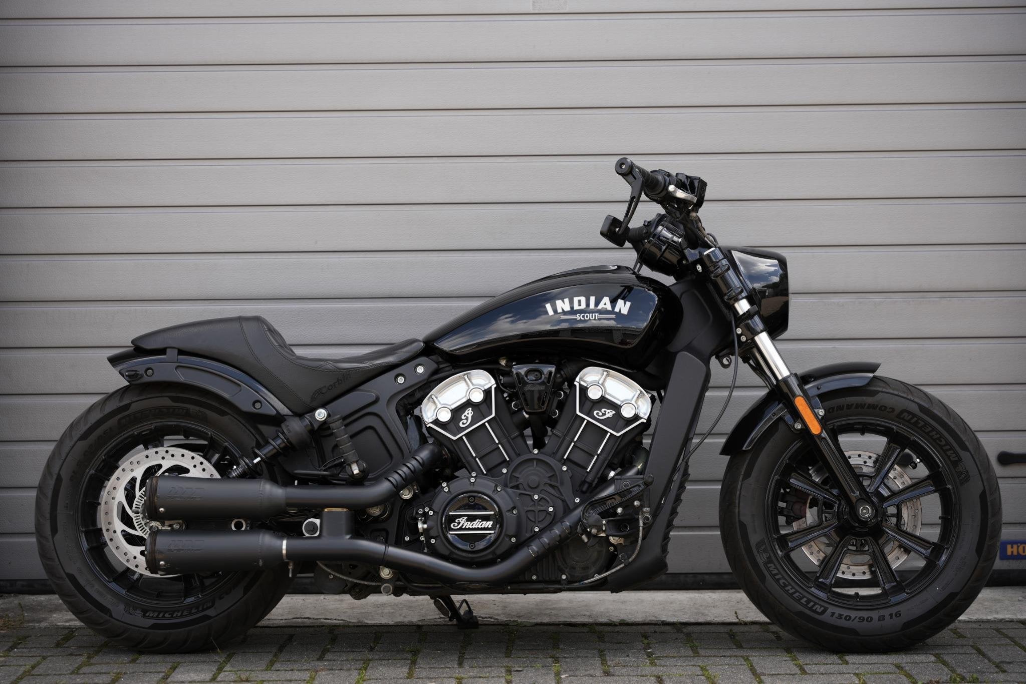 Indian 69 Scout Bobber Black Edition, JeeGee, Curieweg 6a
2408 BZ  Alphen aan den Rijn, NL, LED Verlichting, Chopper