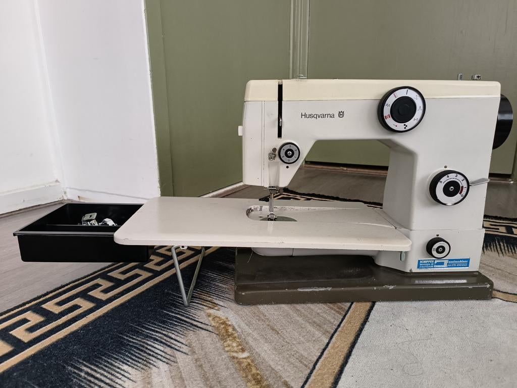 Husqvarna Naaimachine met accessoires, Ophalen of Verzenden
