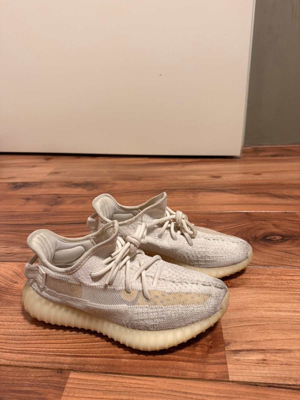 Yeezys, Verzenden, Wit, Sneakers of Gympen, Gedragen