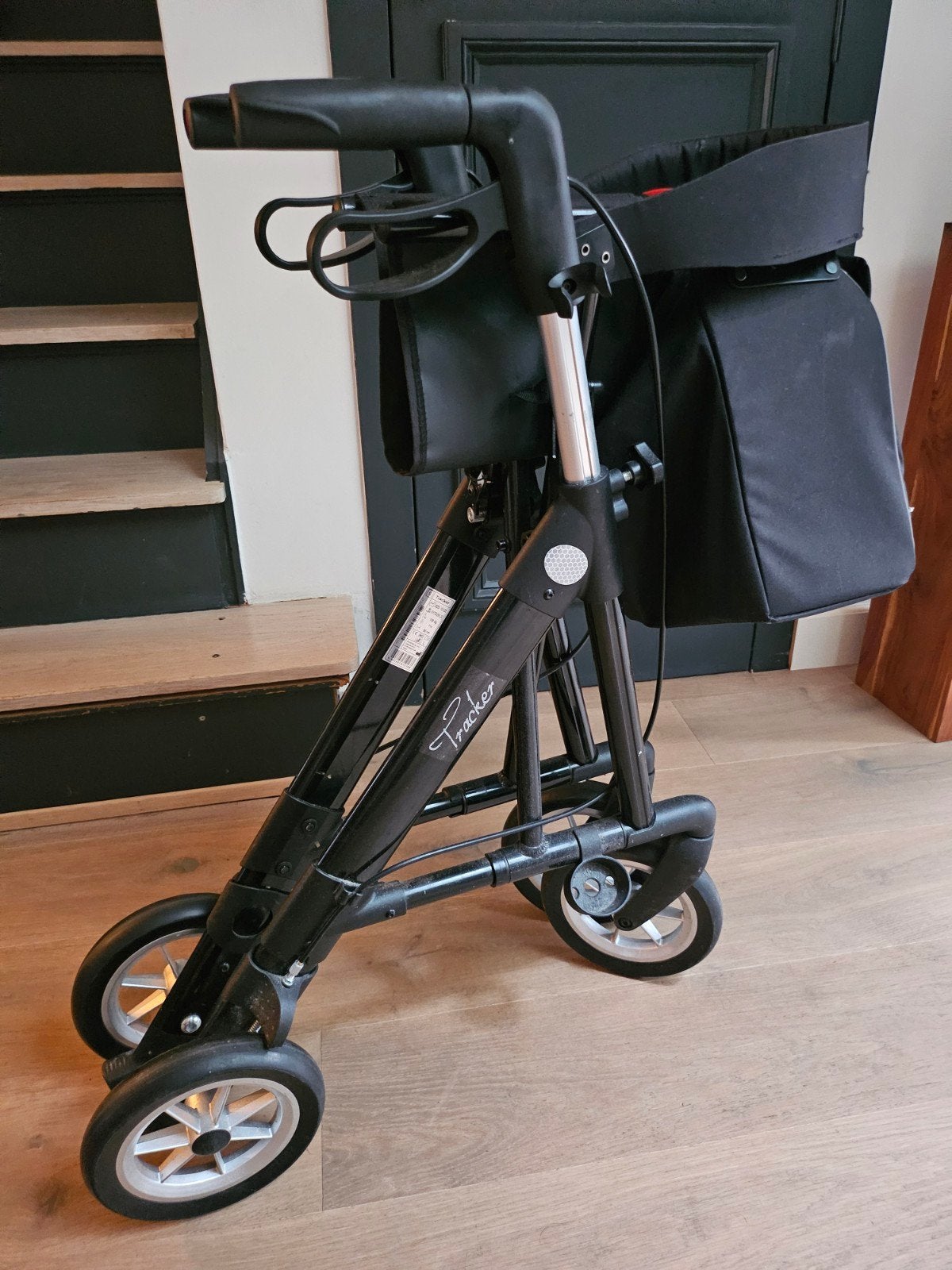 Rollator instelbaar op maat met boodschappen zak voorop, Diversen, Ophalen