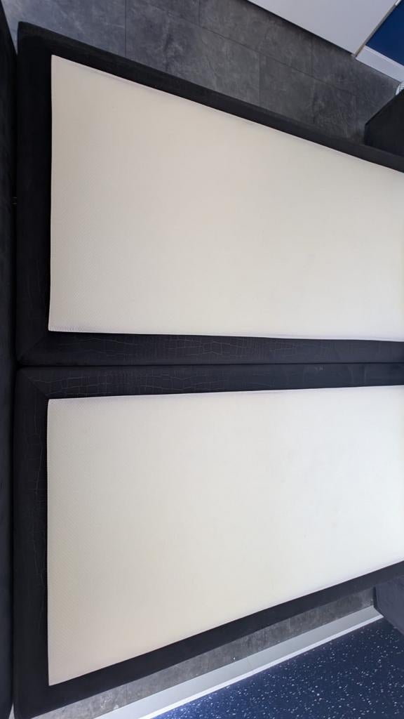 Crocodil boxspring 2x Boxspring (200x90x30), Ophalen, Zo goed als nieuw, Tweepersoons
