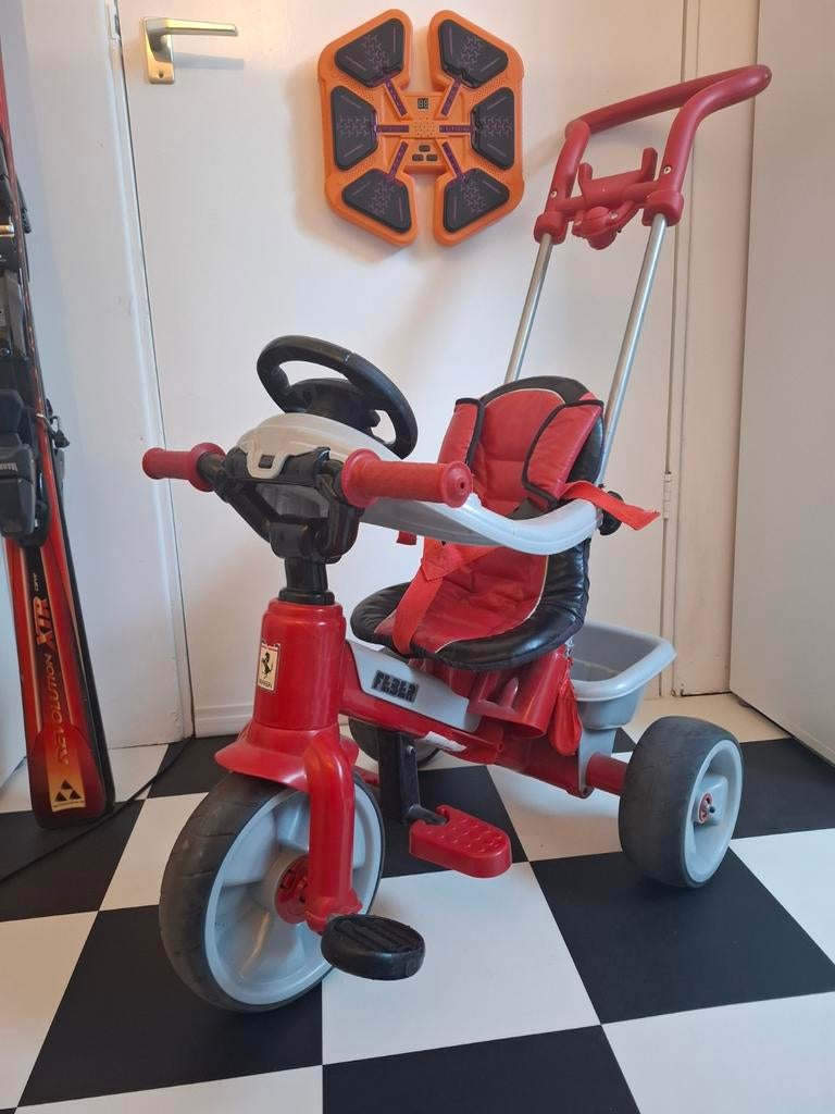 Meegroei driewieler van Feber Ferrari met softbanden, Ophalen of Verzenden