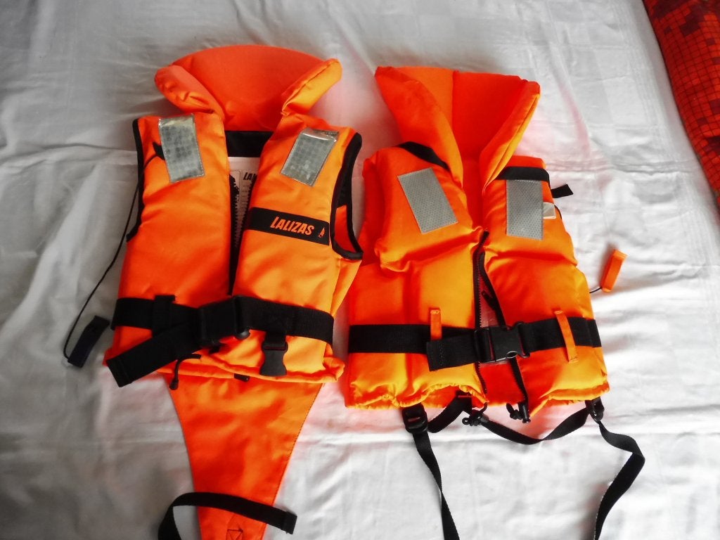 2 stuks reddingsvest reddingvest kind 20-30 kg en 15-30 kg, Ophalen, Zo goed als nieuw, Kind, Reddingsvest of Zwemvest
