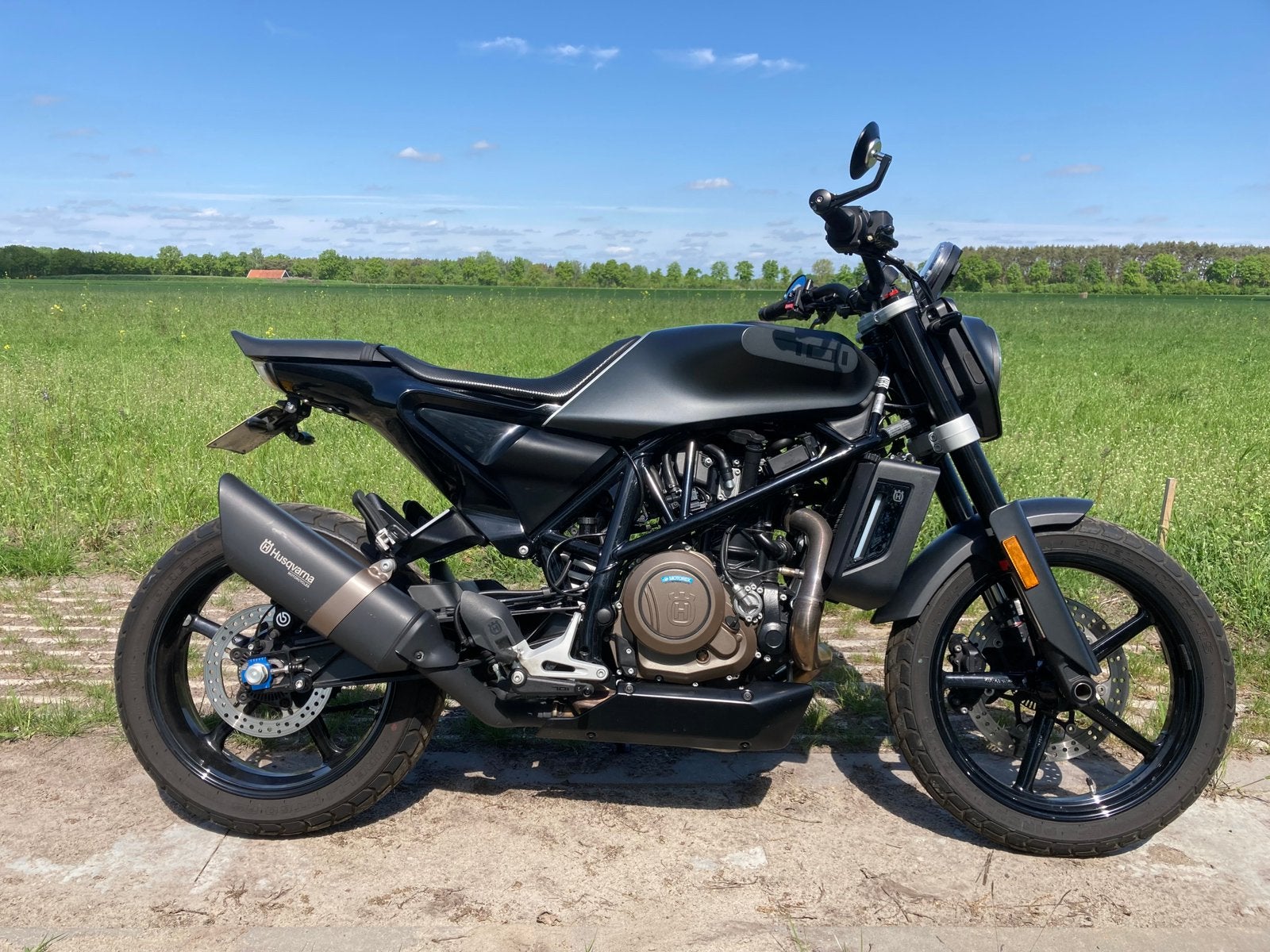 Husqvarna svartpilen 701. 74pk - 12.400km, Occasion, Motorrijbewijs A, Handgeschakeld, 1 cilinder