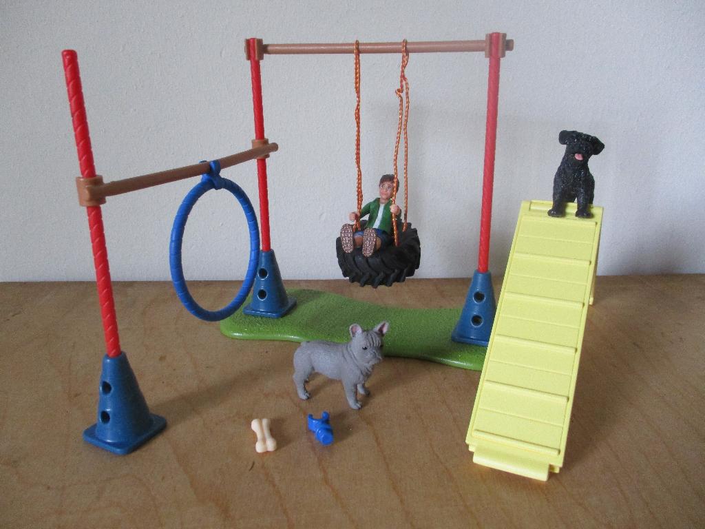 Schleich 42536 hondenspeelplaats, Ophalen of Verzenden, Zo goed als nieuw