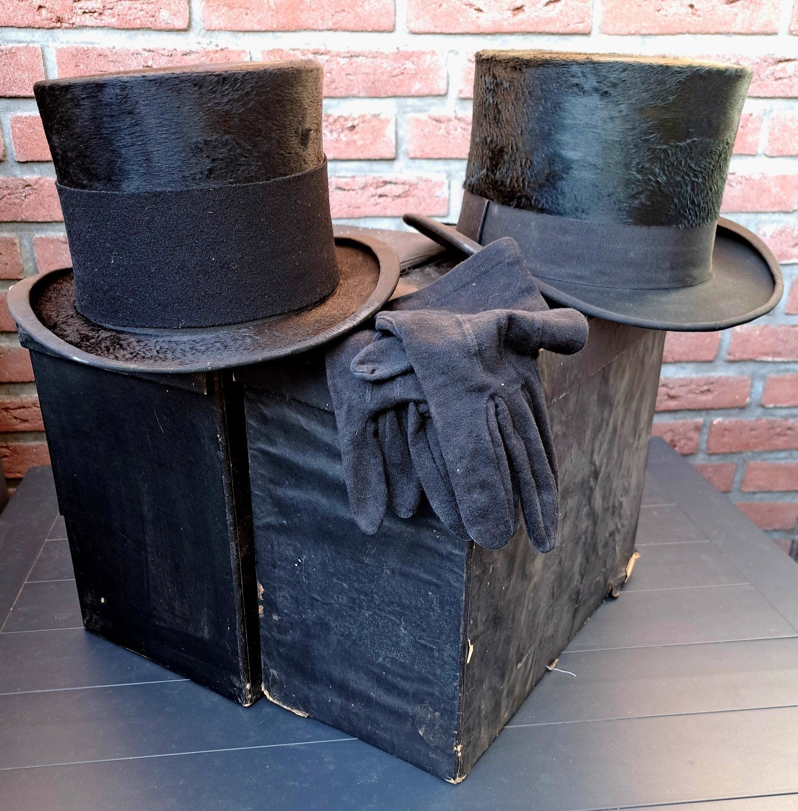 2 Antieke hoge herenhoeden (met toebehoren), Ophalen of Verzenden