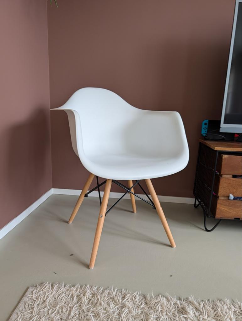 Witte kuipstoel met hout en metaal onderstel, Huis en Inrichting, Stoelen, Zo goed als nieuw, Eén, Ophalen, Hout
