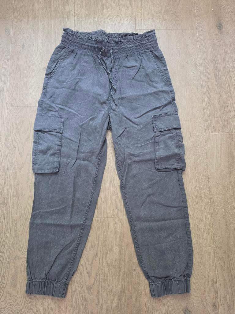 Grijze broek maat M, Maat 38/40 (M), Ophalen of Verzenden, Zo goed als nieuw, Grijs