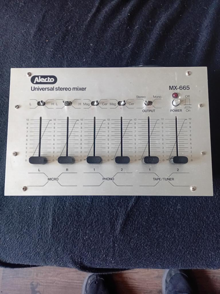 Alecto MX-665 Universele Stereo Mixer, Muziek en Instrumenten, Mengpanelen, Ophalen, Gebruikt, Minder dan 5 kanalen, Microfooningang