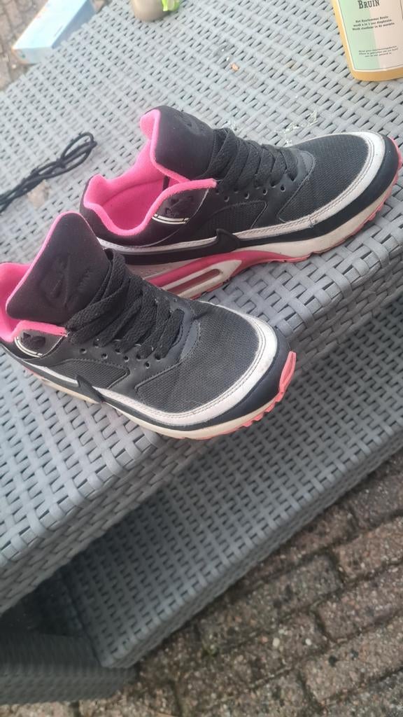 Roze zwarte nike schoenen maat 36, Ophalen, Zo goed als nieuw, Zwart, Sneakers of Gympen