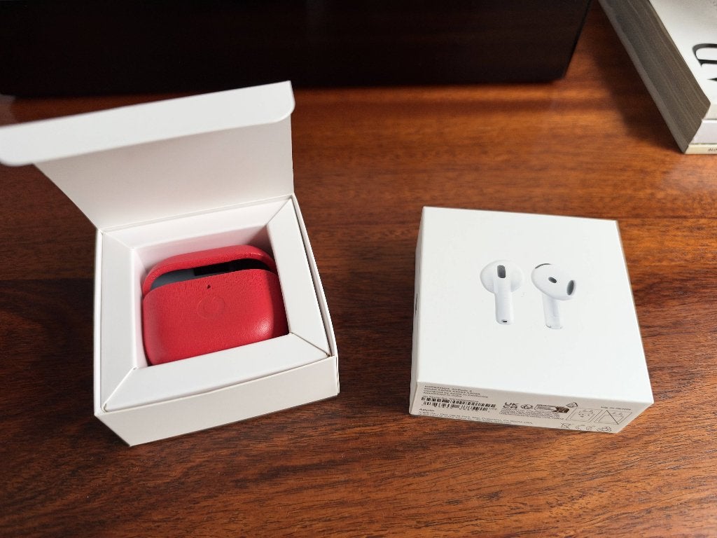 NIEUW: Apple AirPods 4 + Vodafone Case (Geseald!), Verzenden, Nieuw, Apple, In oorschelp (earbud)
