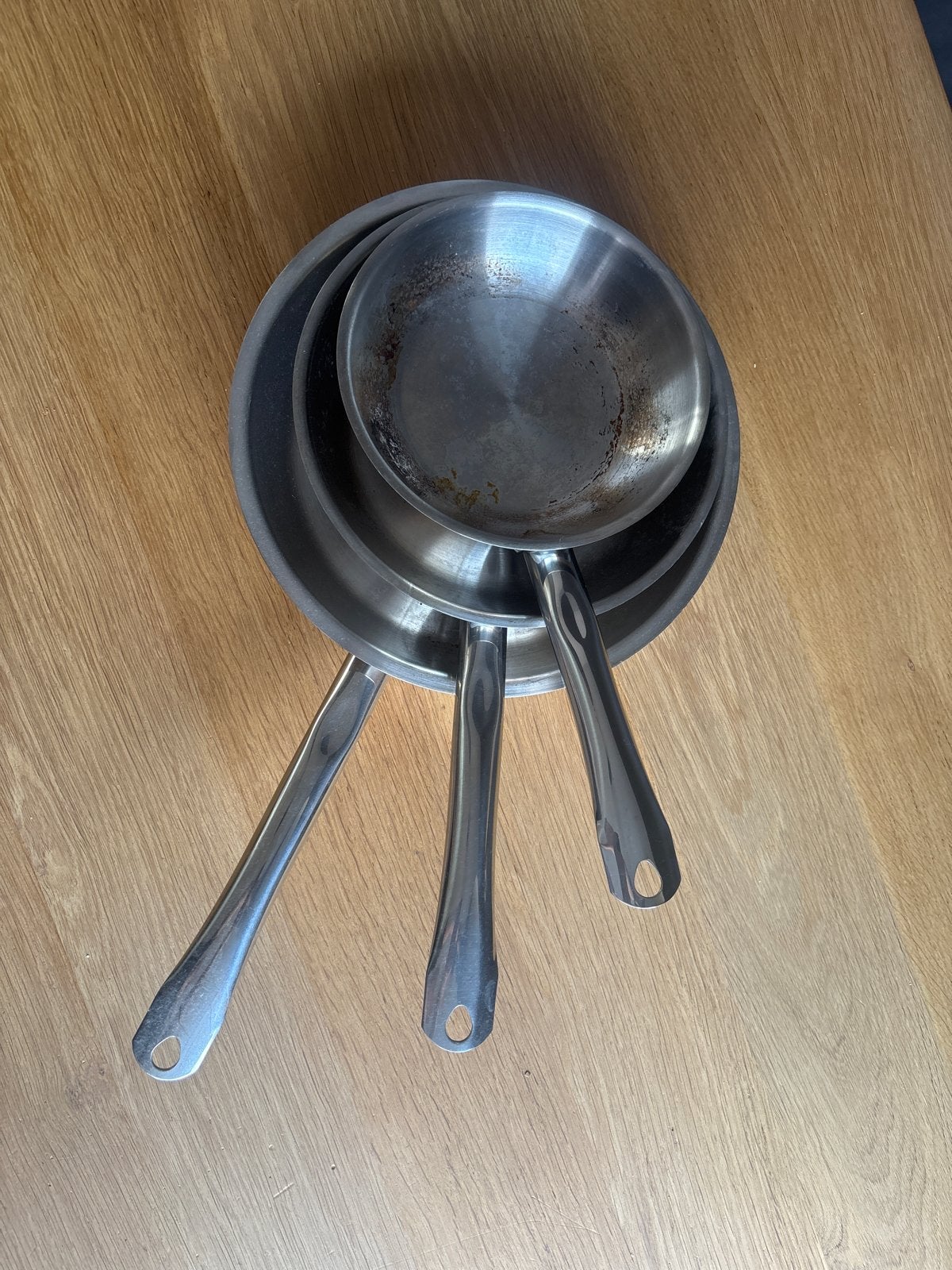De Buyer RVS Koekenpannen - Set van 3 (20, 24, 28 cm), Huis en Inrichting, Ophalen, Koekenpan, Gebruikt, De Buyer