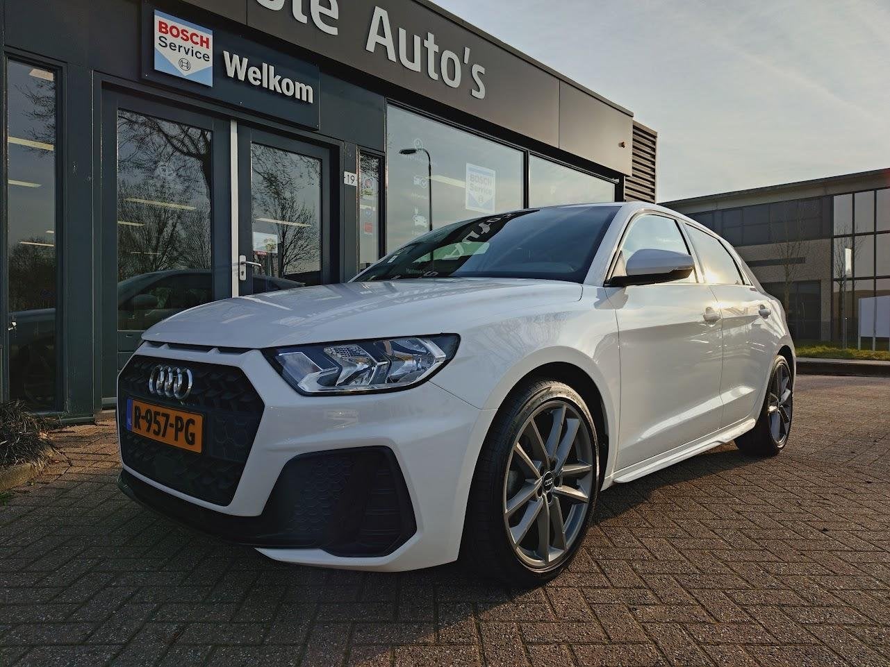 Audi A1 Sportback 1.5 TFSI S Line Pro Line S Carplay, Stoelv, Auto's, Stof, Euro 6, 4 cilinders, Geheel digitaal combi-instrument