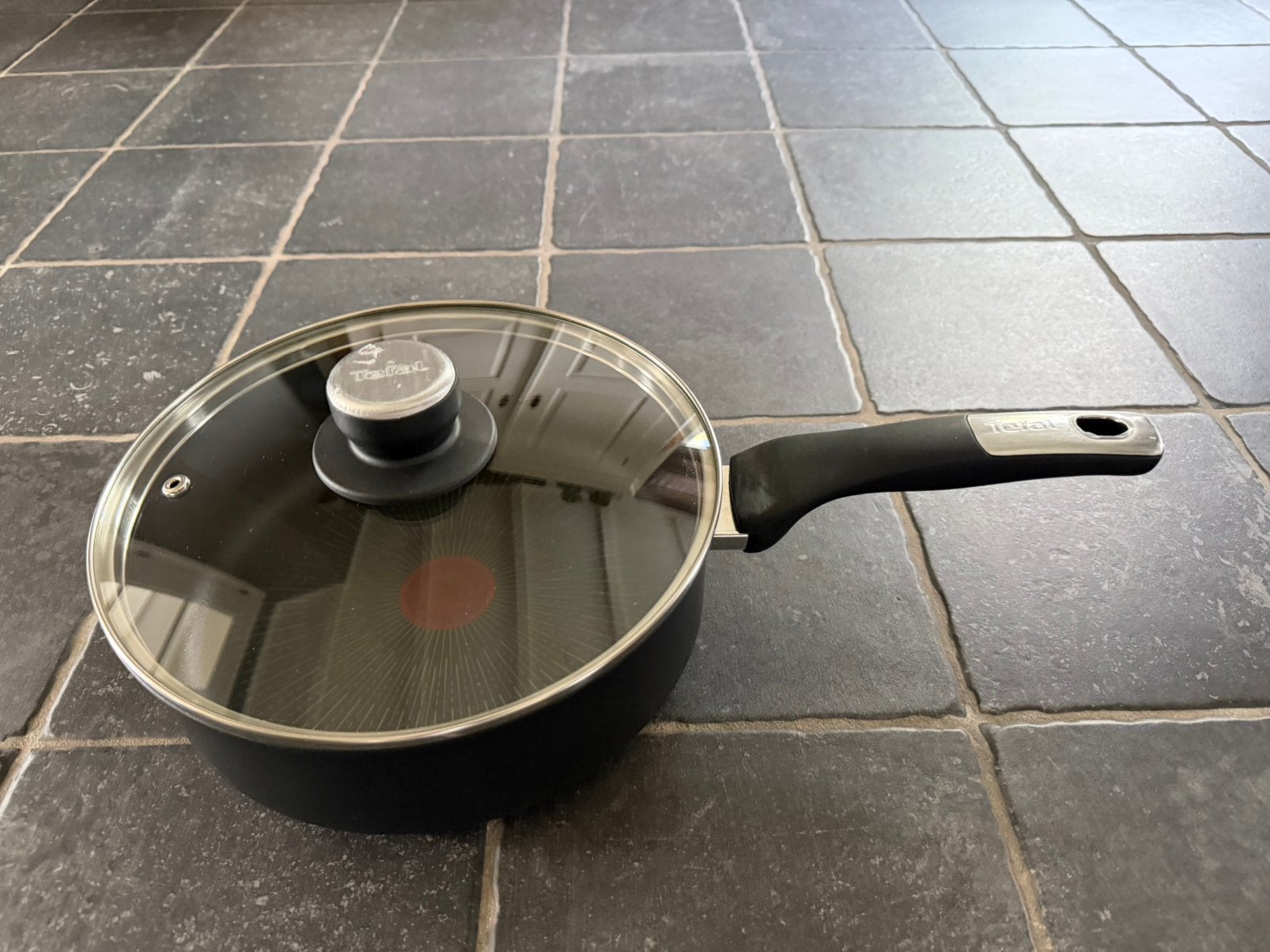 Nieuwe Tefal hapjespan voor alle warmtebronnen, Ophalen of Verzenden, Nieuw, Aluminium