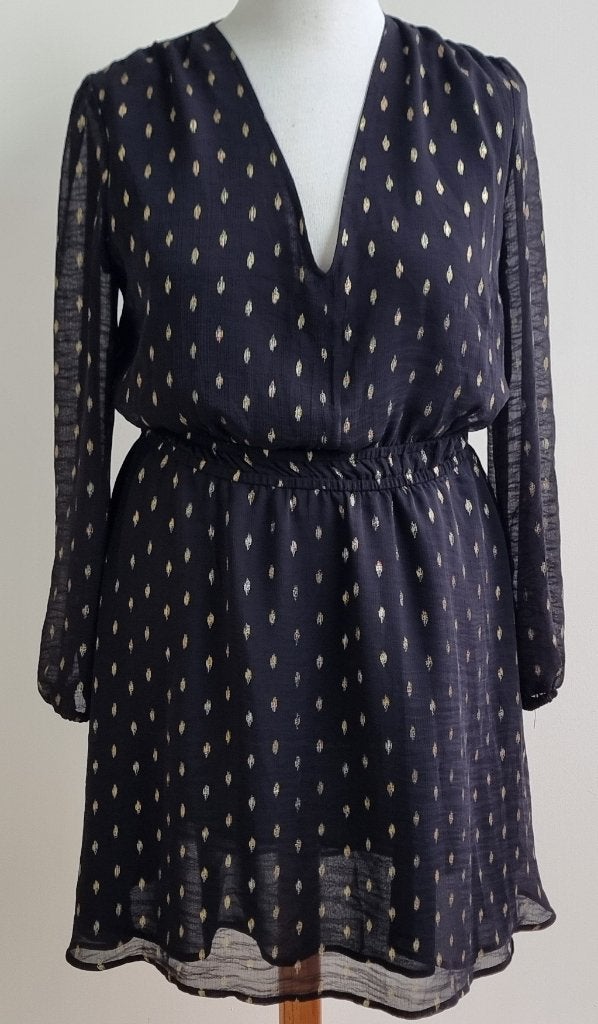 YAS zwarte jurk met gouden accenten mt. XL, Zwart, Maat 46/48 (XL) of groter, Ophalen of Verzenden, Zo goed als nieuw