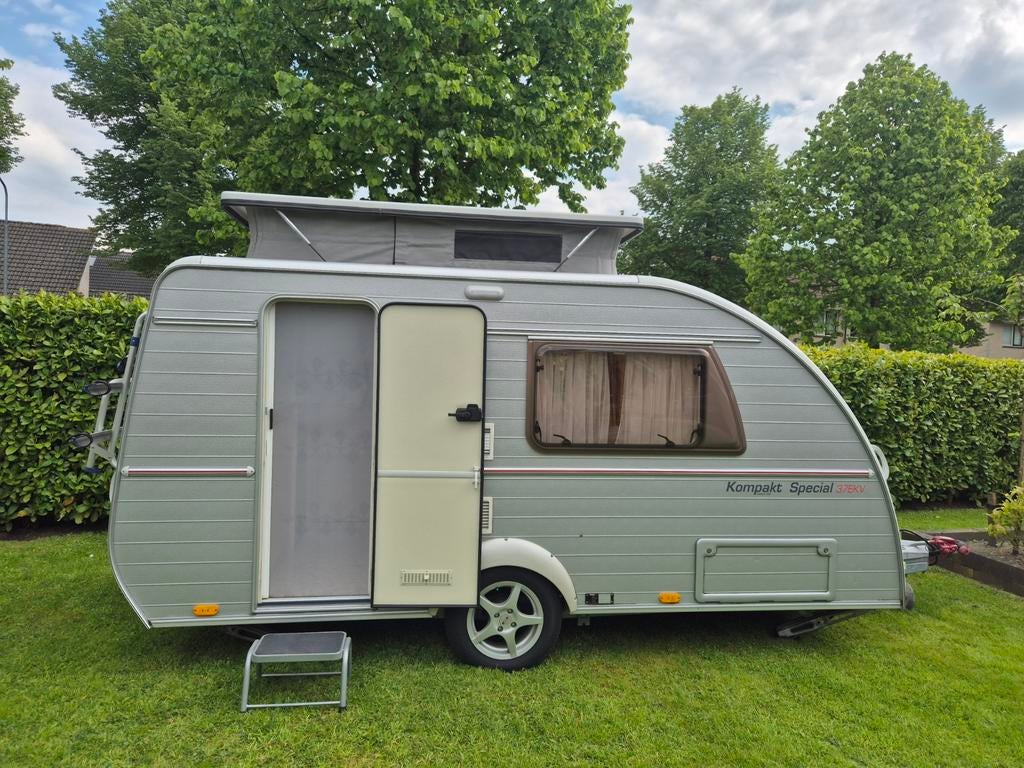 Zeer nette en complete Kip Kompakt Special 37EKV, Caravans en Kamperen, Caravans, Particulier, tot en met 2, 500 - 750 kg, Standaardzit