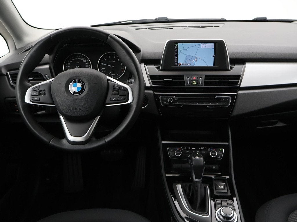 BMW 2-serie Active Tourer 218i 136 PK AUT. + NAVIGATIE / STO, Auto's, Gebruikt, Euro 6, Automatische klimaatregeling, Bedrijf