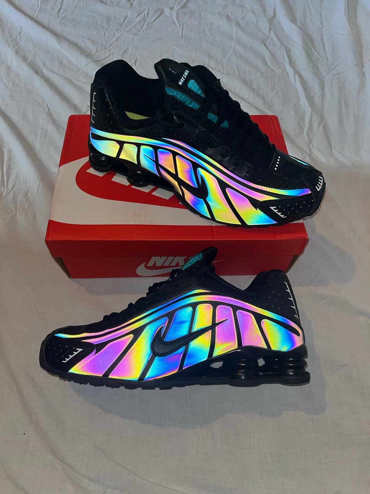 Nike Shox R4 Holographic Zwart Maat 45, Verzenden, Zwart, Sneakers of Gympen, Zo goed als nieuw