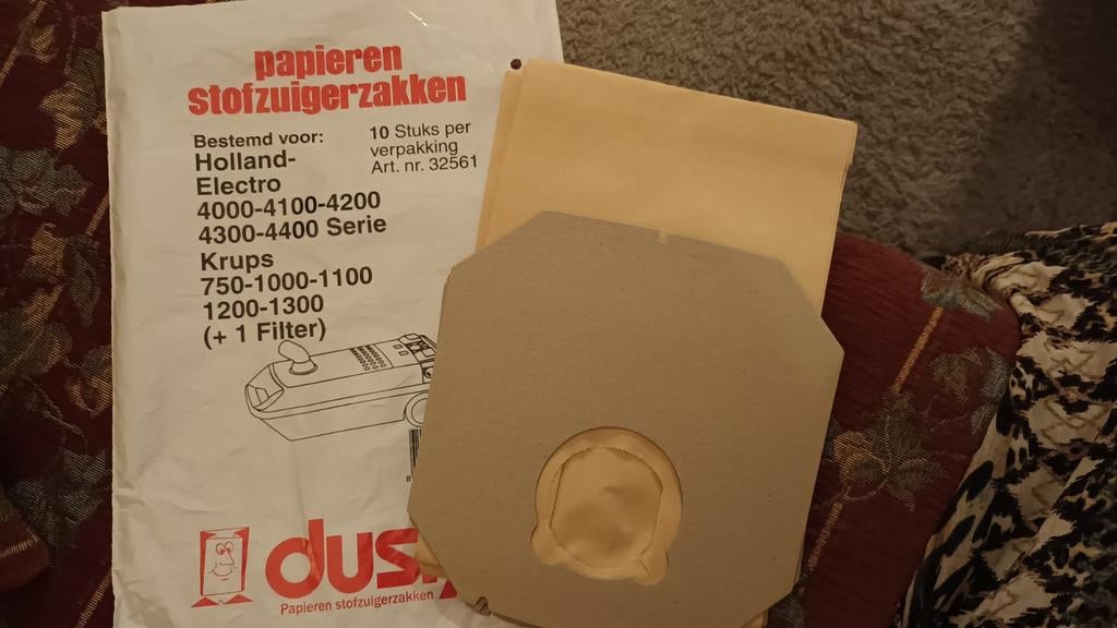 GEZOCHT Papieren stofzuigerzakken  Holland-Electro  Krups, Witgoed en Apparatuur, Stofzuigers, Nieuw, Ophalen of Verzenden