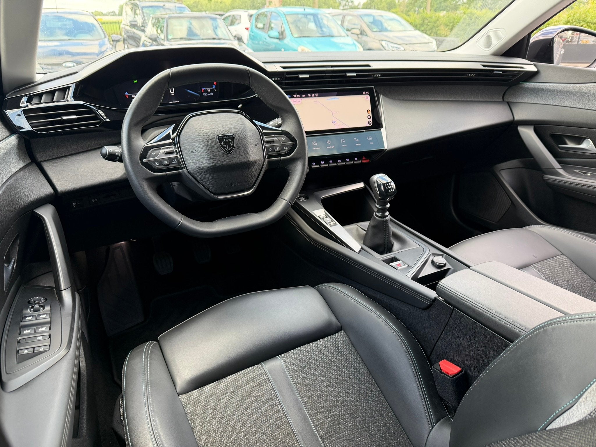 Peugeot 308 1.2 PureTech Allure 360-camera / Carplay, Gebruikt, 1199 cc, Origineel Nederlands, Bedrijf