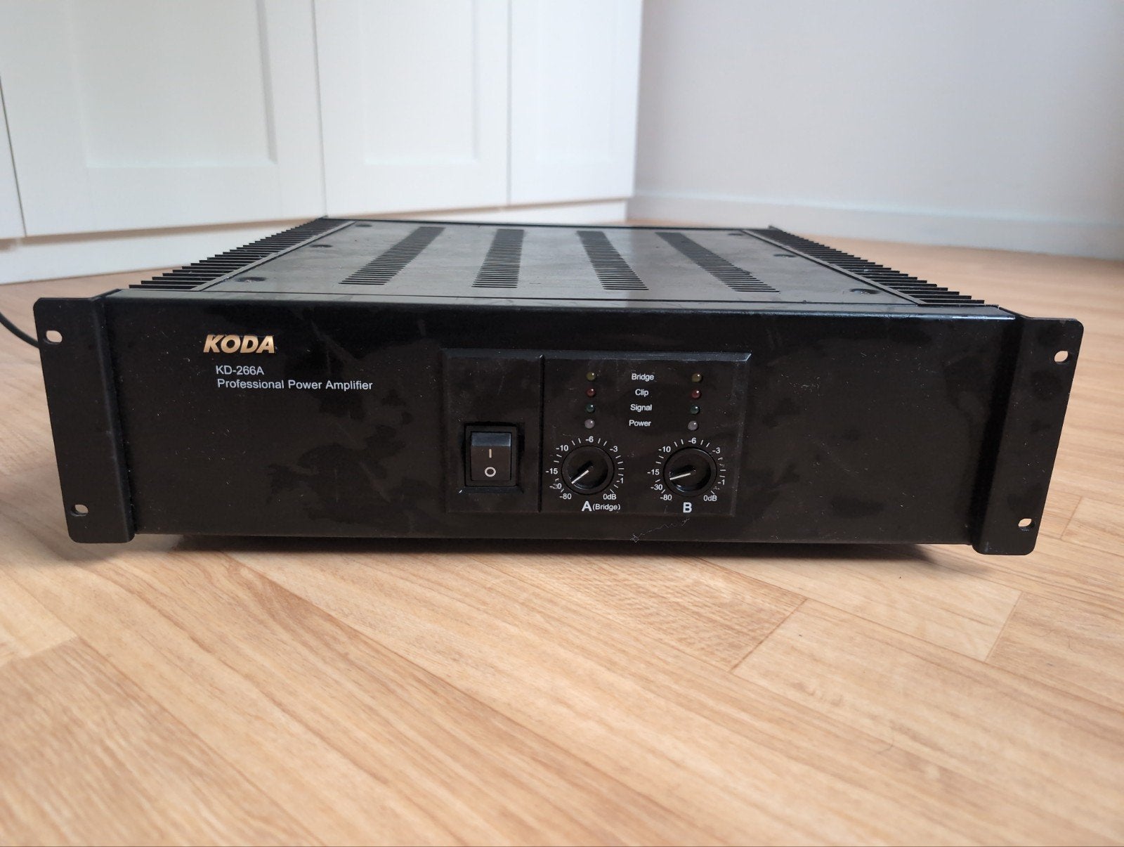 Koda KD-266A Professionele Eindversterker, Overige merken, Gebruikt, Ophalen of Verzenden, 120 watt of meer