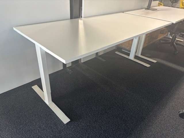 Bureaus / tafels Tendenz 180x90cm wit, in hoogte instelbaar, Niet ingevuld, Gebruikt, Niet ingevuld, Ophalen of Verzenden