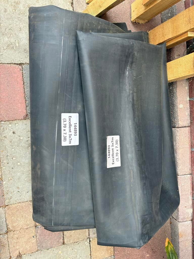 EPDM dakbedekking 7.30 x 3.70 m met 7 bussen lijm, Doe-het-zelf en Verbouw, Dakpannen en Dakbedekking, Ophalen, Kunststof, Zwart