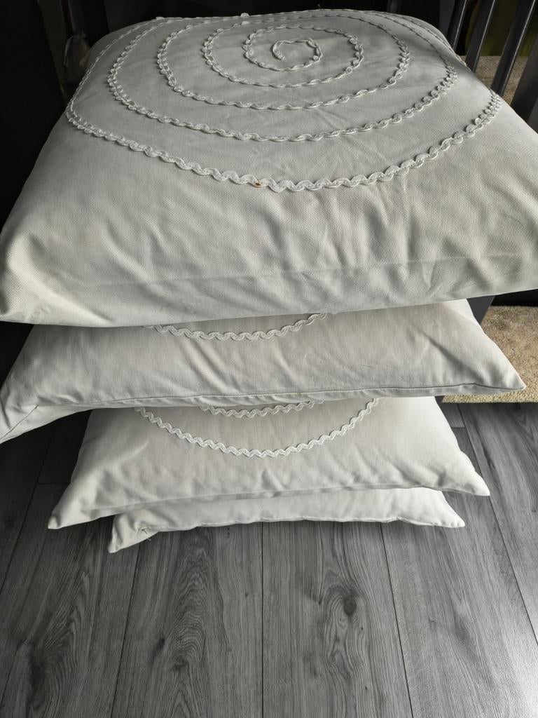 Ikea grote kussens 4 stuks 70x70, Ophalen, Gebruikt, Eenpersoons, Wit