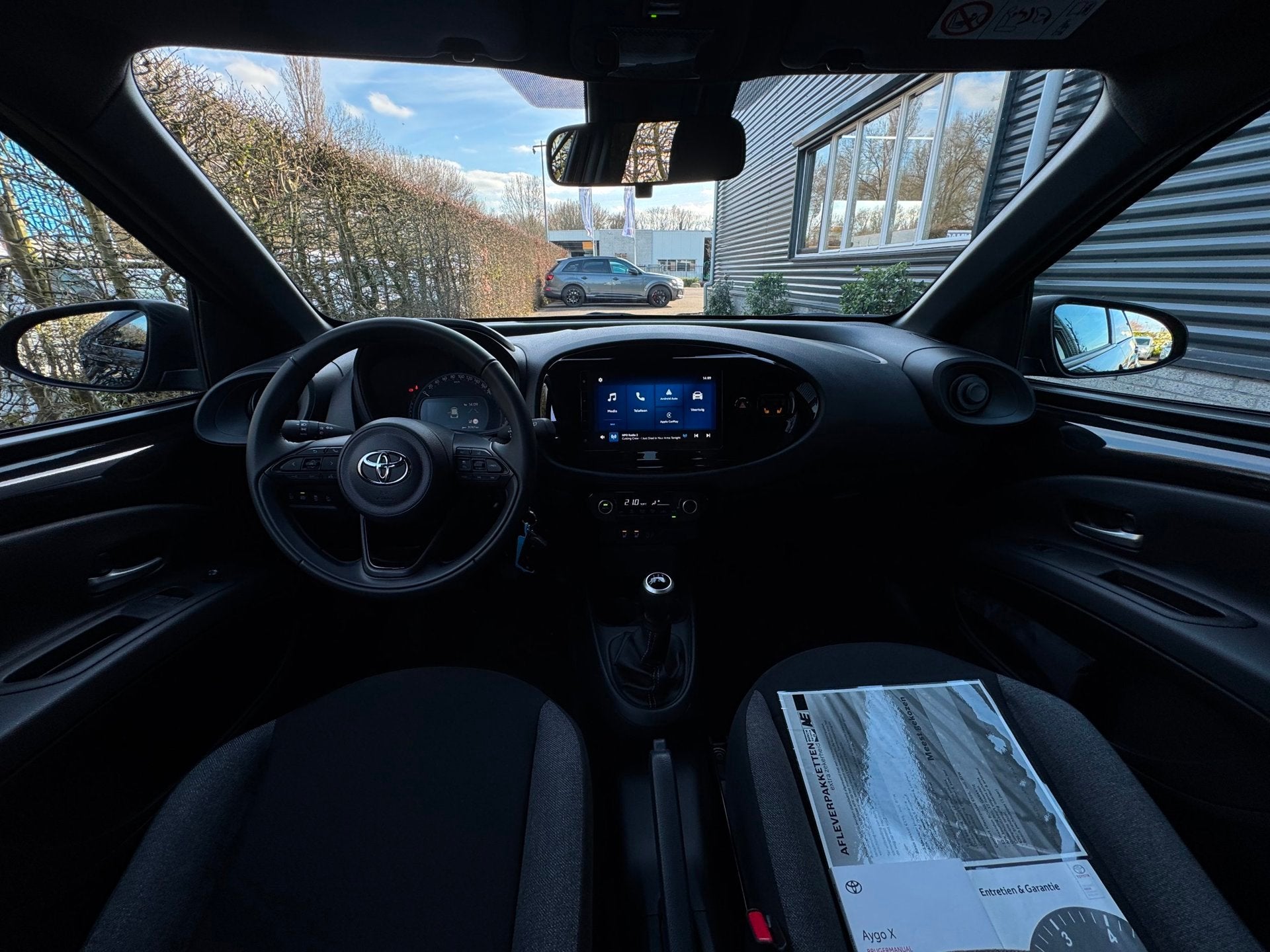 Toyota Aygo X 1.0 VVT-i MT Pulse Active CAMERA / ACC / LMV 1, Dealer onderhouden, Stof, Gebruikt, Zwart