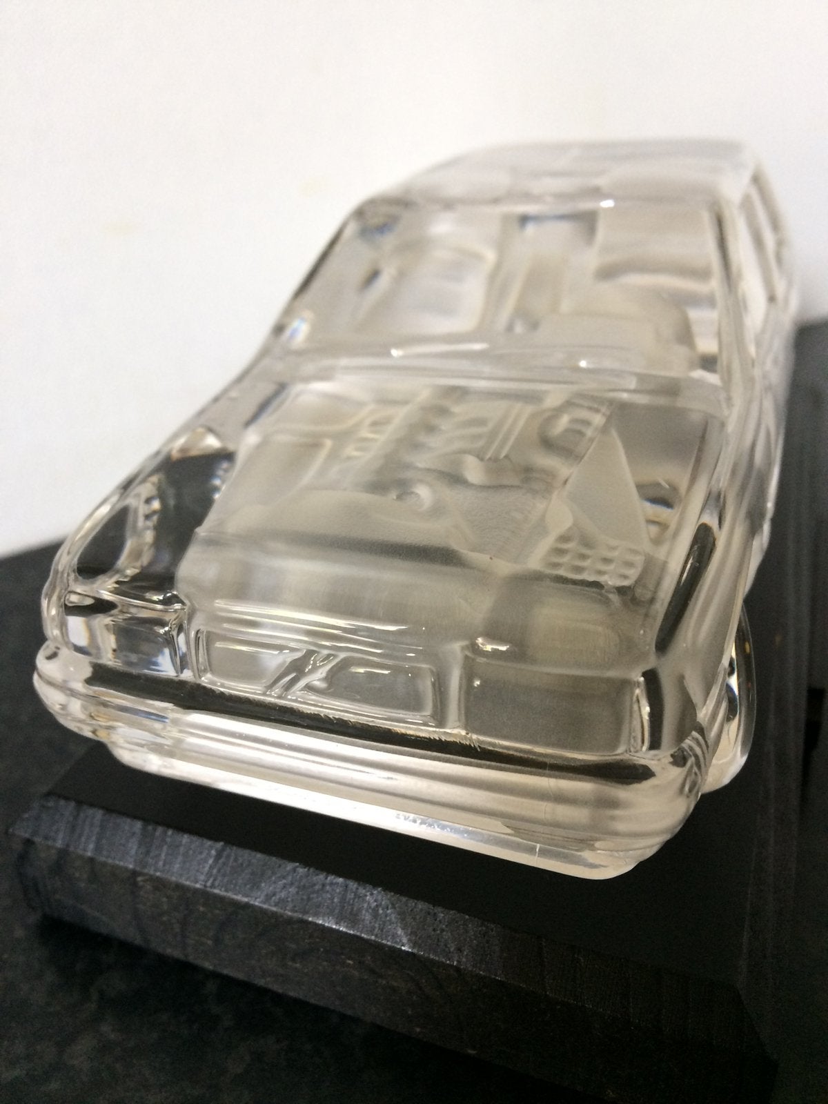 Volvo 780 glazen model op voet 1/24, Hobby en Vrije tijd, Modelauto's | 1:43, Ophalen of Verzenden, Nieuw, Auto, Overige merken