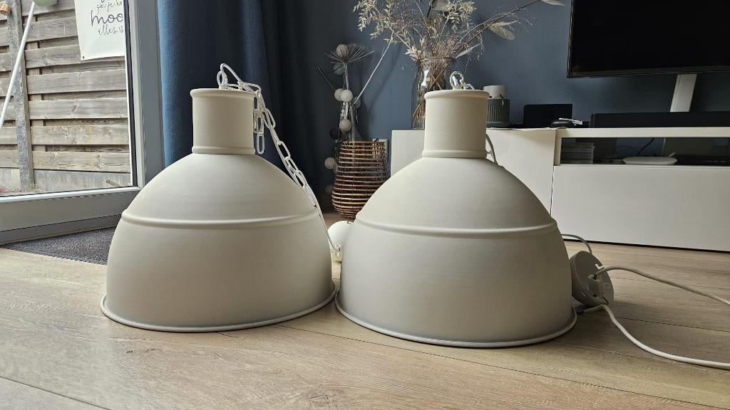 Twee grote industriële hanglampen - prima staat!, Ophalen, Gebruikt, Overige materialen, Minder dan 50 cm