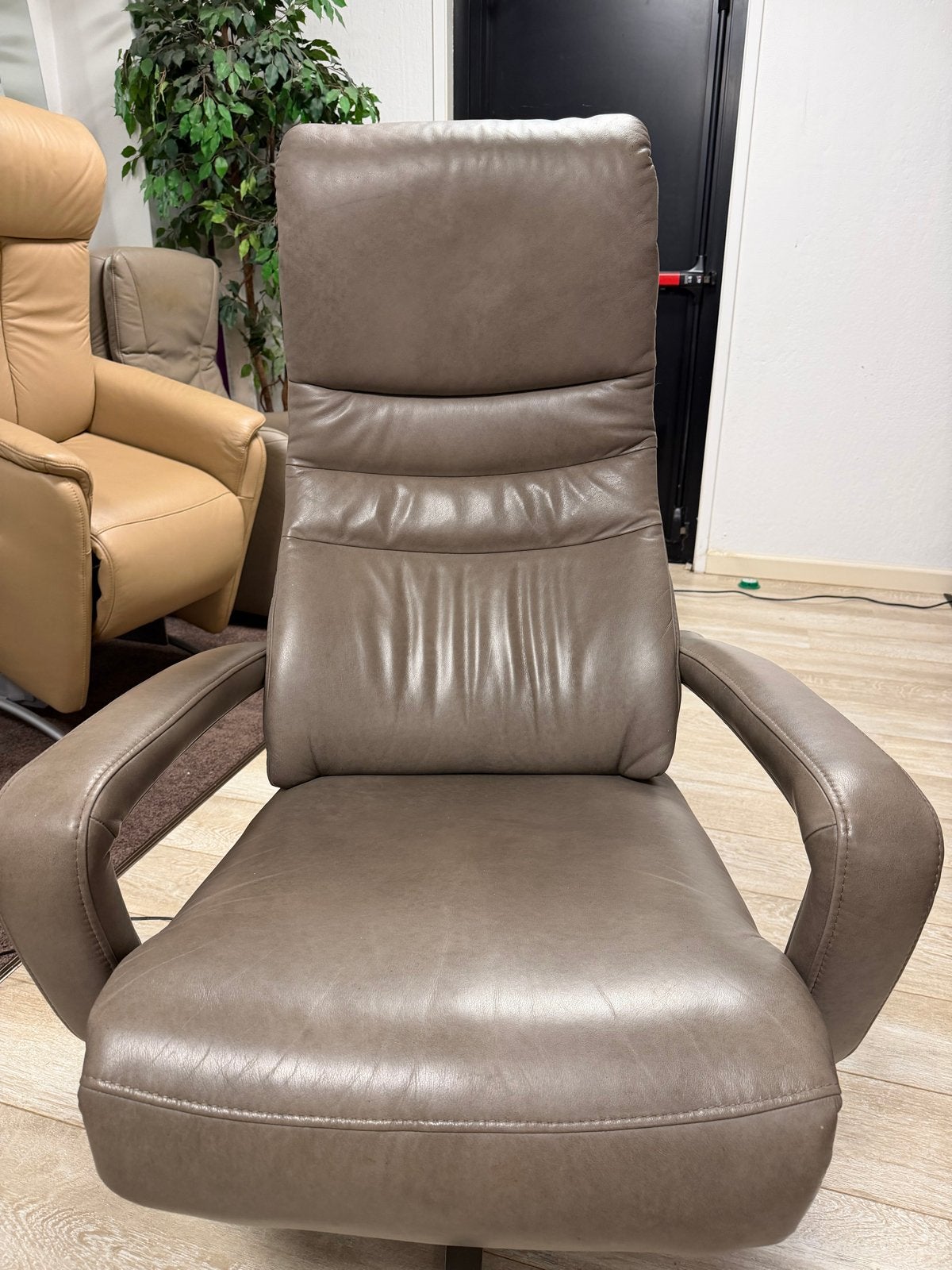 Hukla Elektrische Relaxfauteuil, Ophalen, Zo goed als nieuw, Leer
