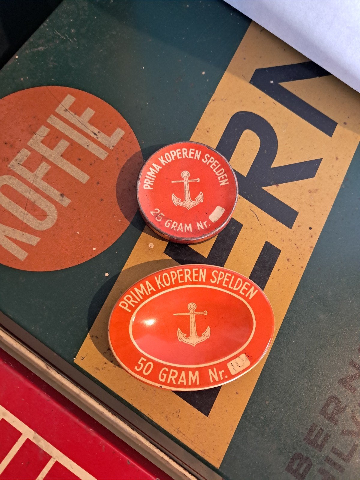 Setje Prima koperen spelden blikjes, Ophalen of Verzenden, Gebruikt, Overige