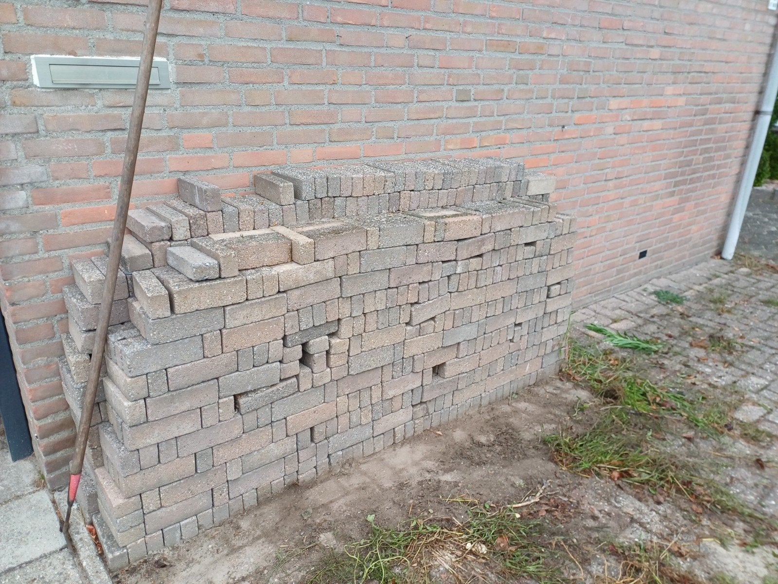 Gratis. Gebruikte straatstenen voor tuin of oprit, Overige materialen, Gebruikt, 20 tot 40 cm, 10 m² of meer
