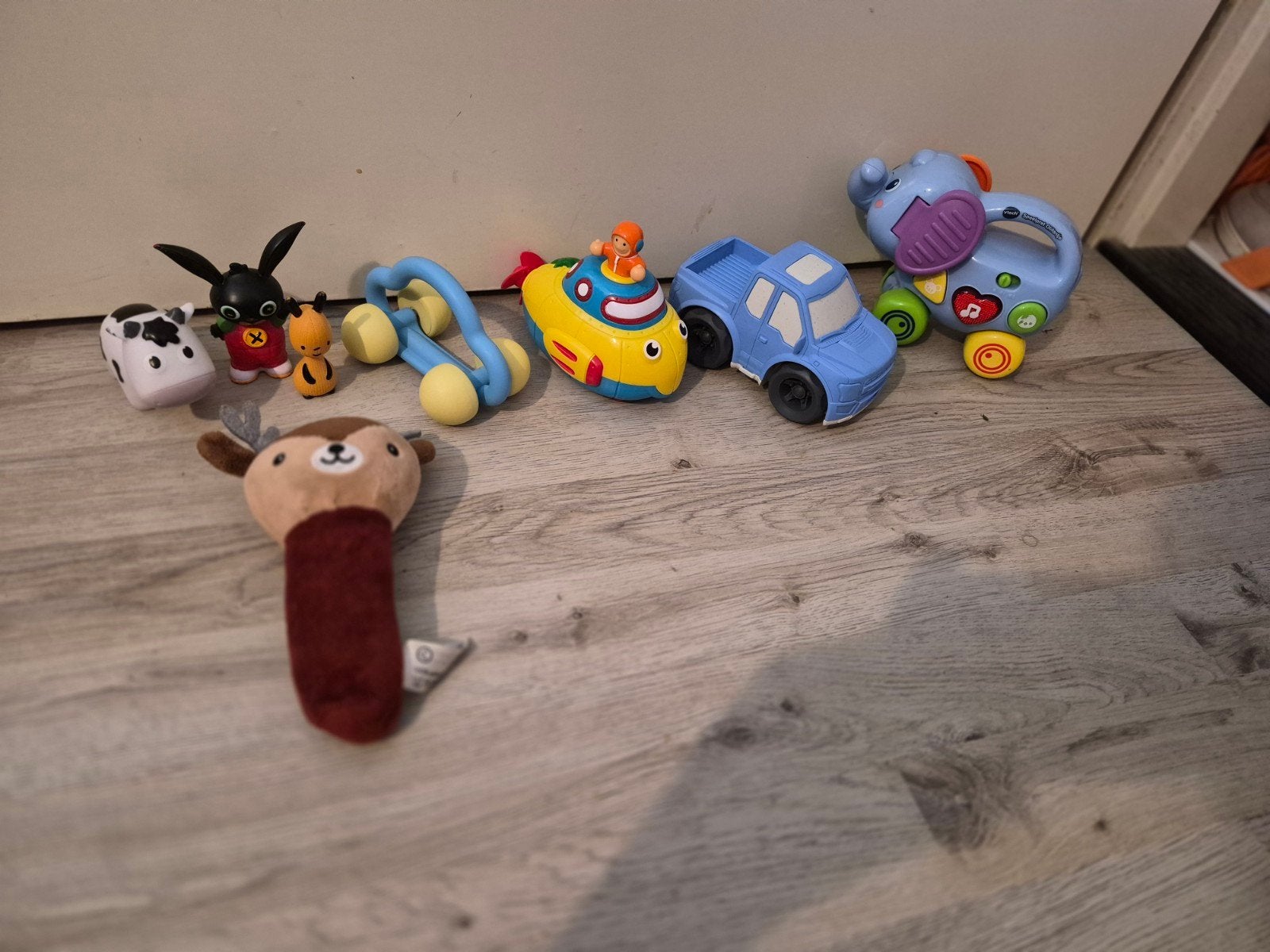 Diverse babyspeeltjes: rammelaar, auto's, Bing en meer, Ophalen of Verzenden, Gebruikt, Overige typen, Met wieltjes