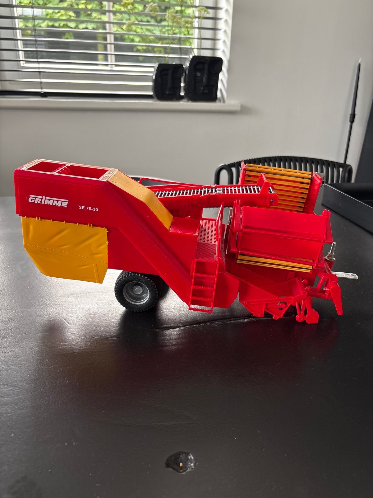 Grimme SE 75-30 aardappelrooier speelgoedmodel, Ophalen of Verzenden, Zo goed als nieuw