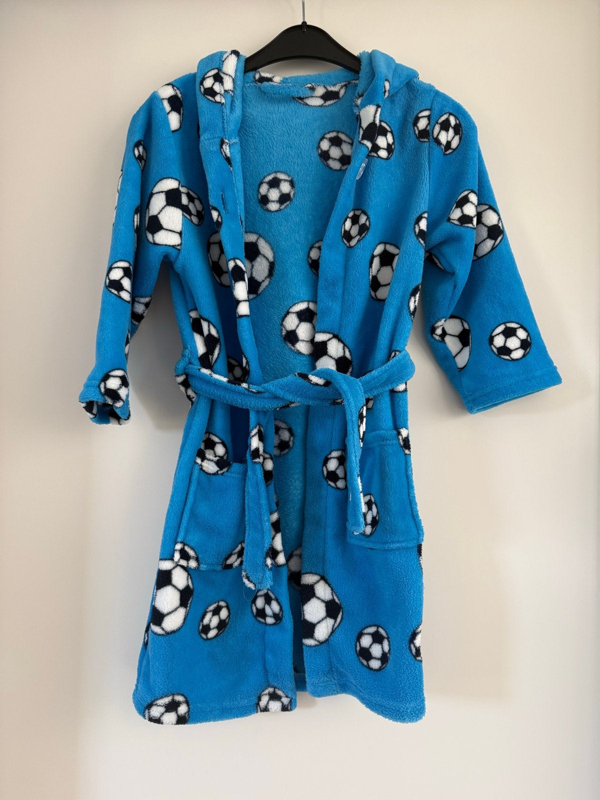 Playshoes voetbal badjas fleece blauw - maat 122/128, Ophalen of Verzenden, Zo goed als nieuw, Jongen