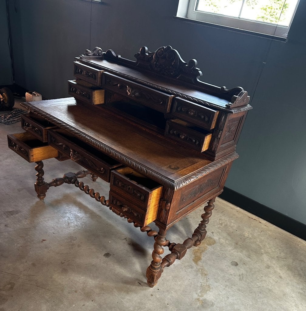 Antieke houten schrijftafel / bureau – rijkelijk gesneden, Antiek en Kunst, Ophalen