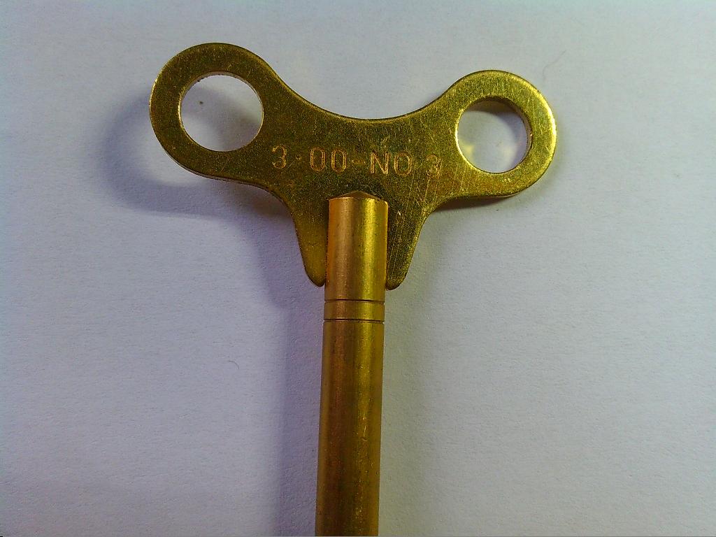 NR 3 OPWINDSLEUTEL KLOK, Ophalen of Verzenden